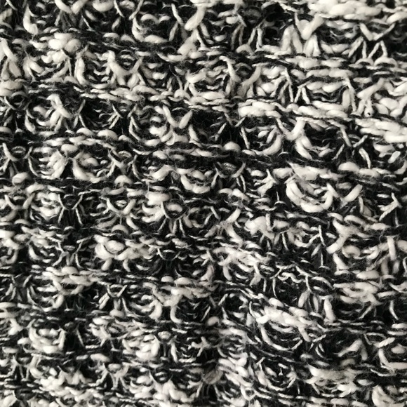 Style & Co Women’s Size M Pullover Knit V Neck Sweater with hood & front pocket - Picture 3 of 9